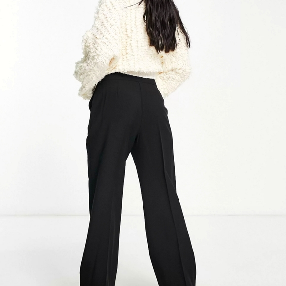 asos design petite ultimate straight leg black pants 00 - Picture 4 of 5